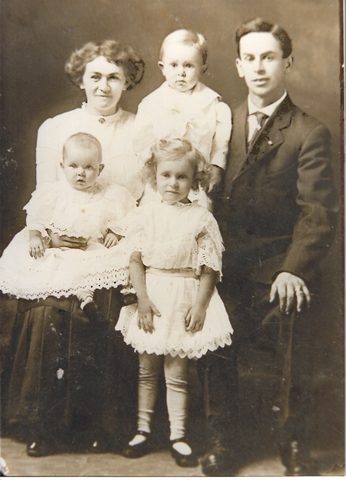 AuntAlvena_UncleGordon_andCousins_UTTLEY_SCHULTZ